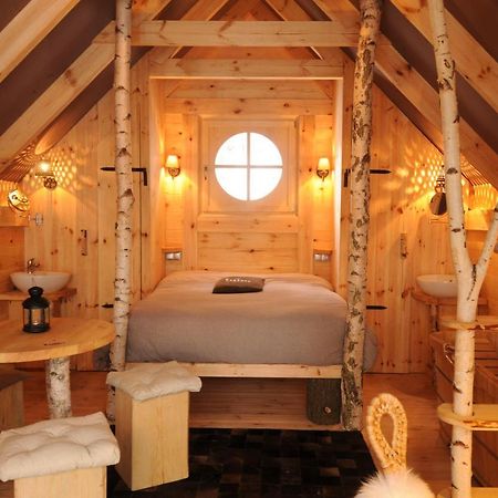 מורול Cabane Lodge Domaine Du Lac Chambon מראה חיצוני תמונה