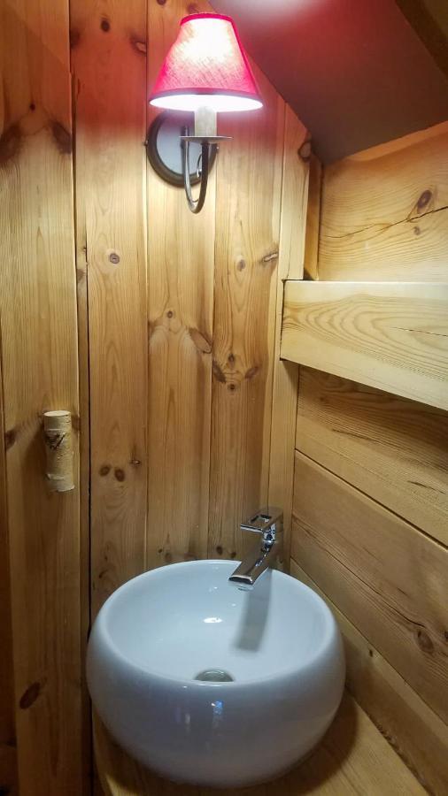 מורול Cabane Lodge Domaine Du Lac Chambon מראה חיצוני תמונה