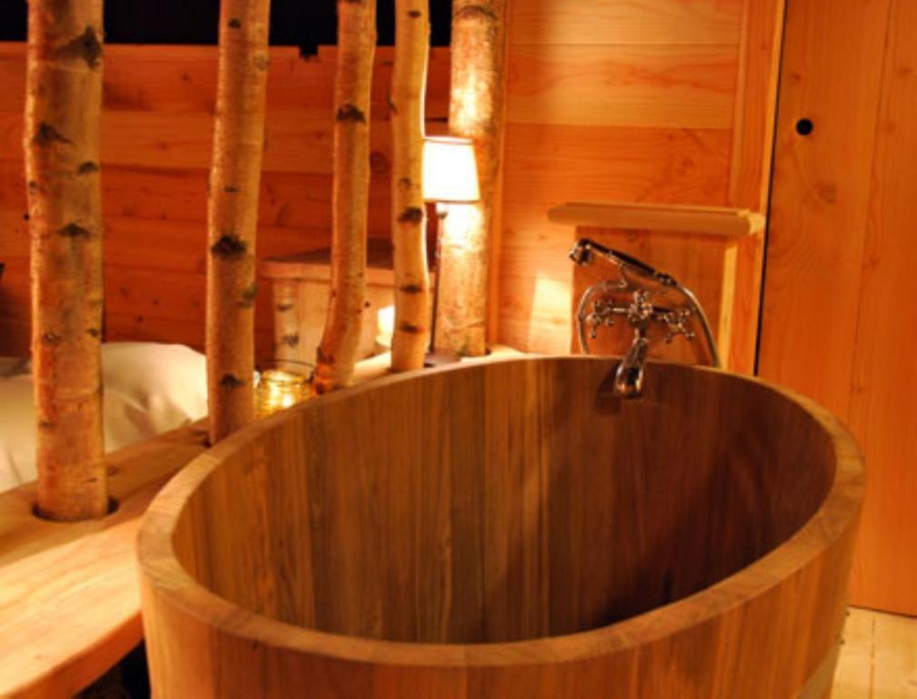 מורול Cabane Lodge Domaine Du Lac Chambon מראה חיצוני תמונה